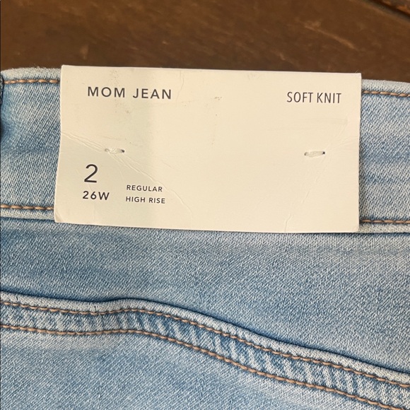 NWT American Eagle Mom Jean, soft knit, High rise. Size 2 (26). - Picture 2 of 7